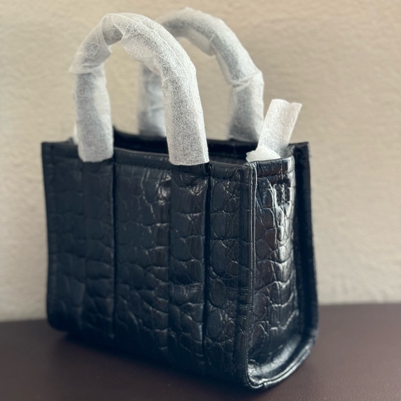Marc Jacobs The Croc-Embossed Crossbody Tote bag - Picture 10 of 12